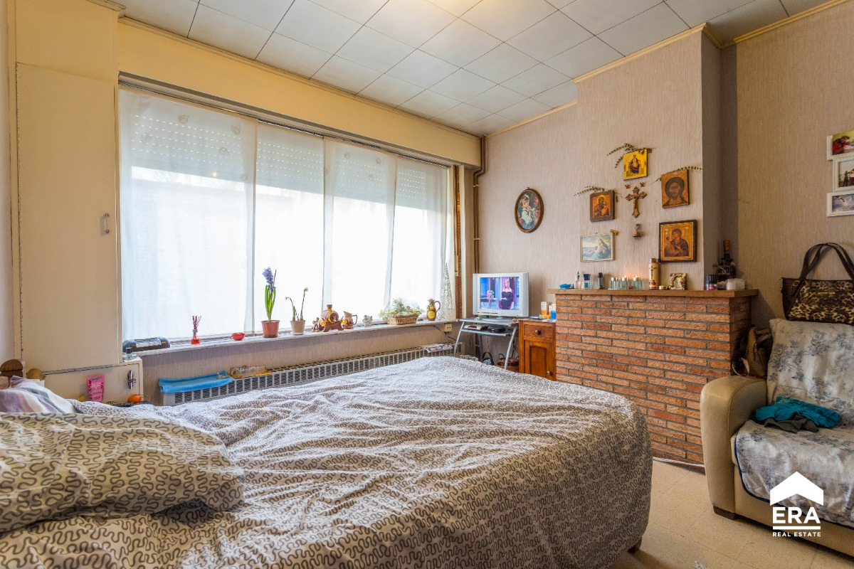 Woning met 2slpk (meerdere mogelijk) en stadskoer in Ieper € 170 000 ERA